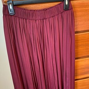 Elastic waist skirt